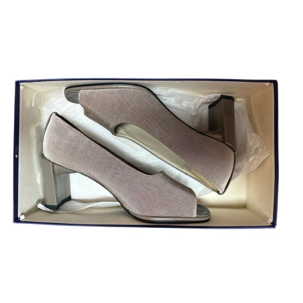 Vintage Stuart Weitzman Dusty Taupe Fabric Block Heel peep toe Pumps